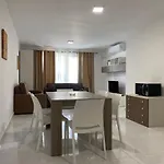 Sunrise Court Апартаменты *