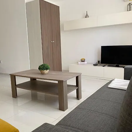 Sunrise Court Апартаменты *