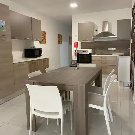 Sunrise Court * מרססקלה