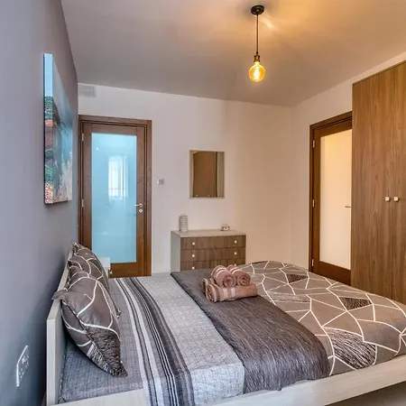 Sunrise Court *