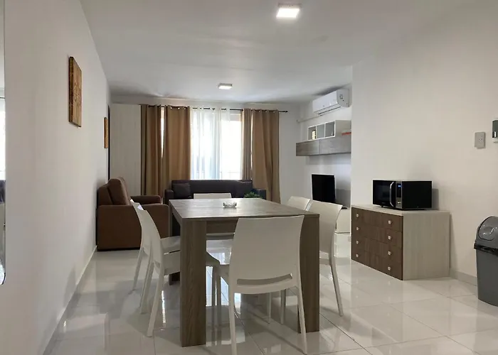 Sunrise Court Apartament *